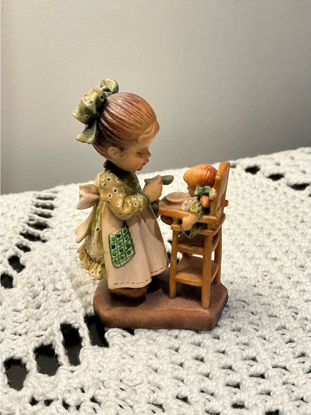ANRI (Italy) A Loving Spoonful Hand Carved Figurine Marked Sarah Kay #769/4000